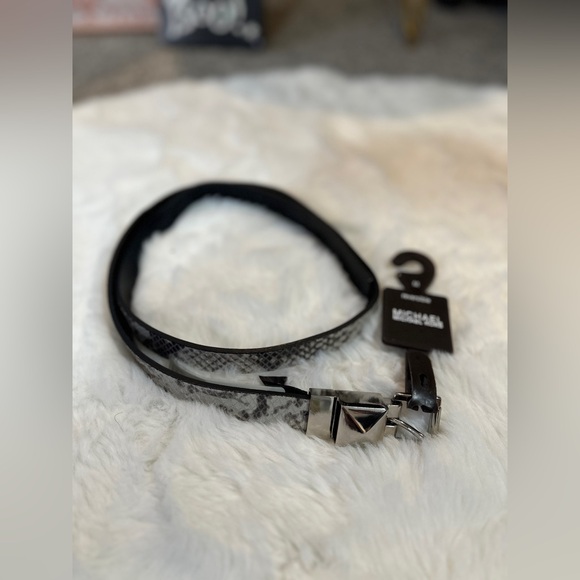 MICHAEL Michael Kors Accessories - NWT MICHAEL Michael Kors Reversible Snakeskin Print Belt